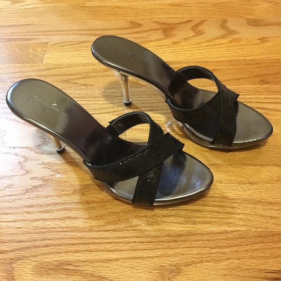 Black Heels - Picture 2 of 3